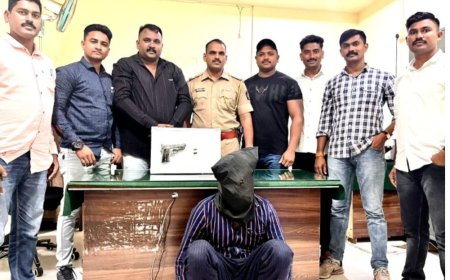 रावेर येथील हद्दपार करण्यात आलेल्या इसमाकडून पोलिसांनी गावठी कट्टा (पिस्तूल ) व दोन काडतुस जप्त