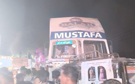 रावेर बुऱ्हानपूर रोडवर कॉलेज जवळ रिक्षा व कंटेनर चा अपघात