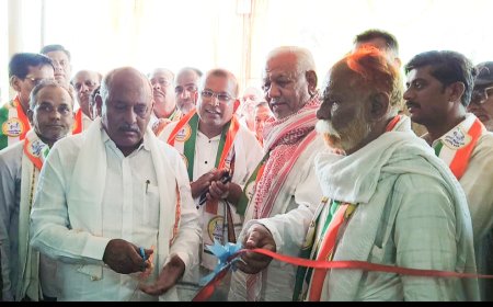 महाविकास आघाडीचे उमेदवार श्रीराम पाटील यांच्या संपर्क कार्यालयाचे मलकापूर येथे  आमदार राजेश एकडे यांचे हस्ते उदघाटन, श्रीराम पाटील यांना २५ हजारांचे लीड देणार आमदार राजेश एकडे यांचे आश्वासन