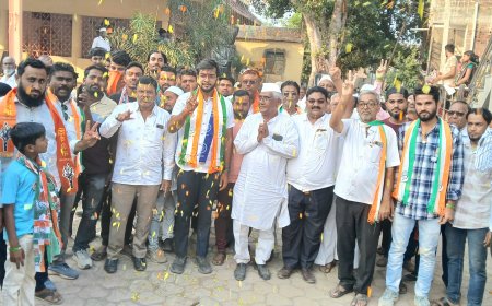 धनंजय चौधरी यांचे मतदारांकडून पुष्पवृष्टीने स्वागत, विजयी करण्याचे मतदारांनी दिले आश्वासन