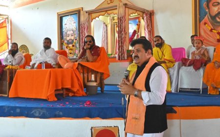 संत लक्ष्मण चैतन्य बापूजी च्या कृपेने मंत्रिपदावर राहिलो,  मंत्री संजय राठोड