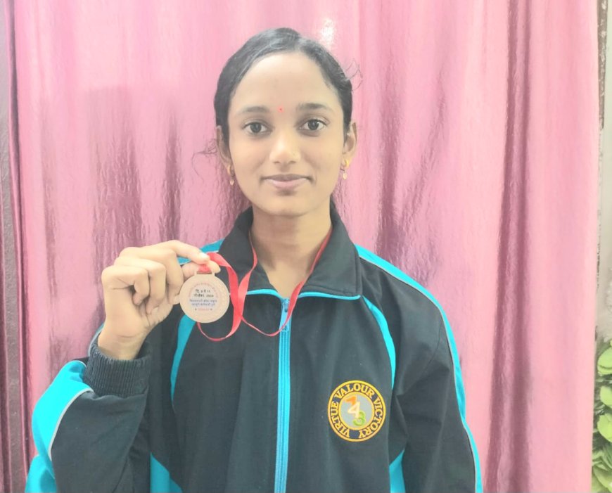 रावेरच्या सोनाली चौधरी चे पुणे येथील राज्यस्तरीय शालेय वेटलिफ्टिंग स्पर्धेत रौप्य पदक